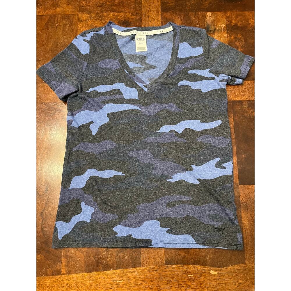 PINK Victoria’s Secret Blue Camo V-Neck Tee S Gray Heather Sleepwear Casual Top